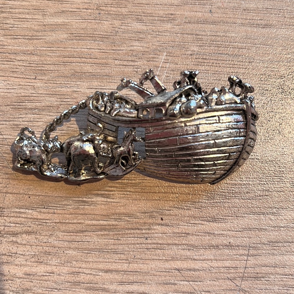 TOFA VINTAGE SILVERTONE NOAHS ART PIn, cute, stamped